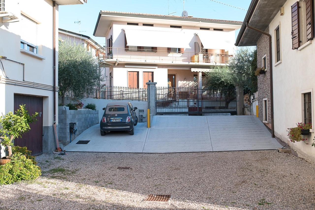 La Casa Di Anna Lägenhet Domegliara Exteriör bild